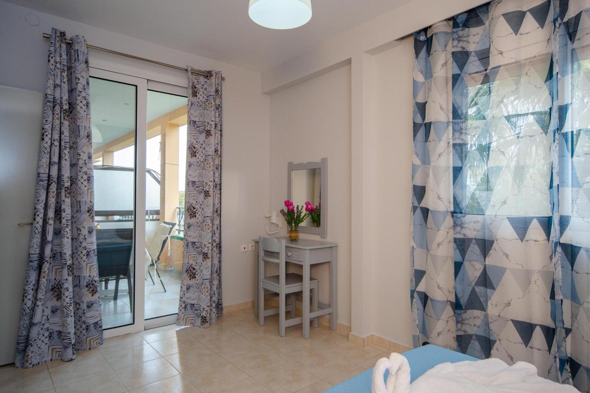 Sunset Apartments Archangelos  Phòng bức ảnh
